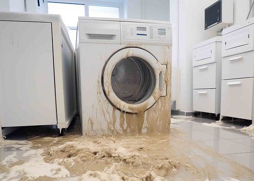 Inundación en casa por un despiste: cómo actuar