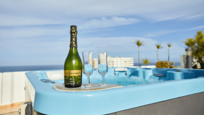 Seaside Sandy Beach: El destino perfecto para disfrutar del Winter Pride Maspalomas 2024